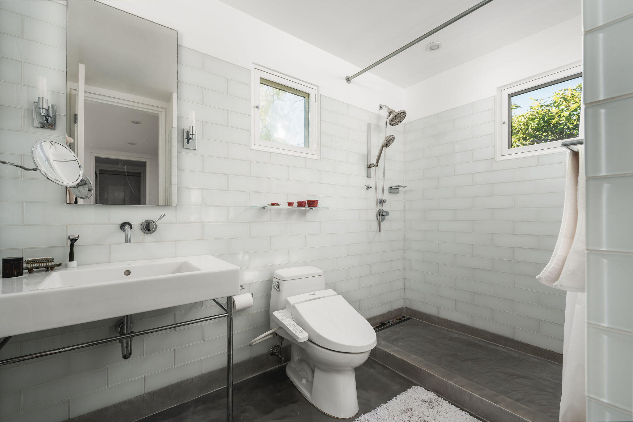 411 E Carrillo Street