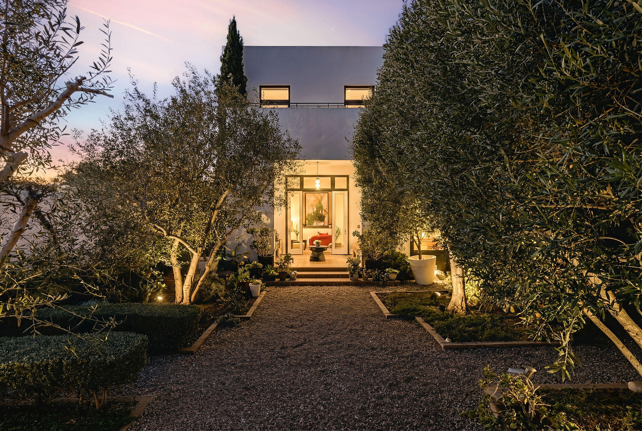 411 E Carrillo Street