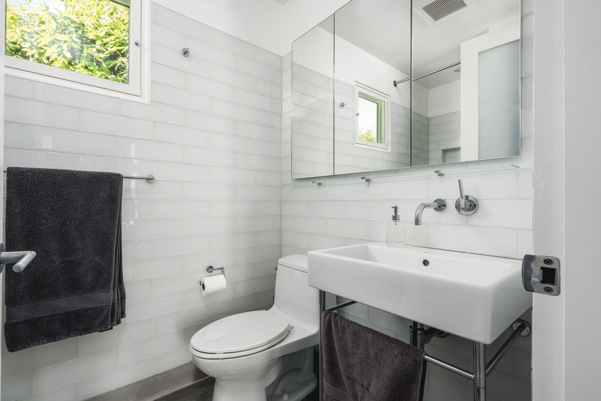 411 E Carrillo Street