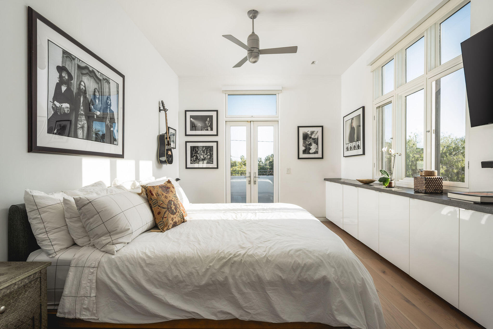 411 E Carrillo Street