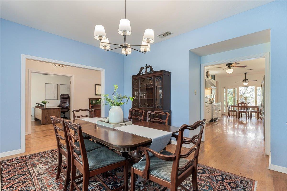 8300 SPANISH OAK CIR