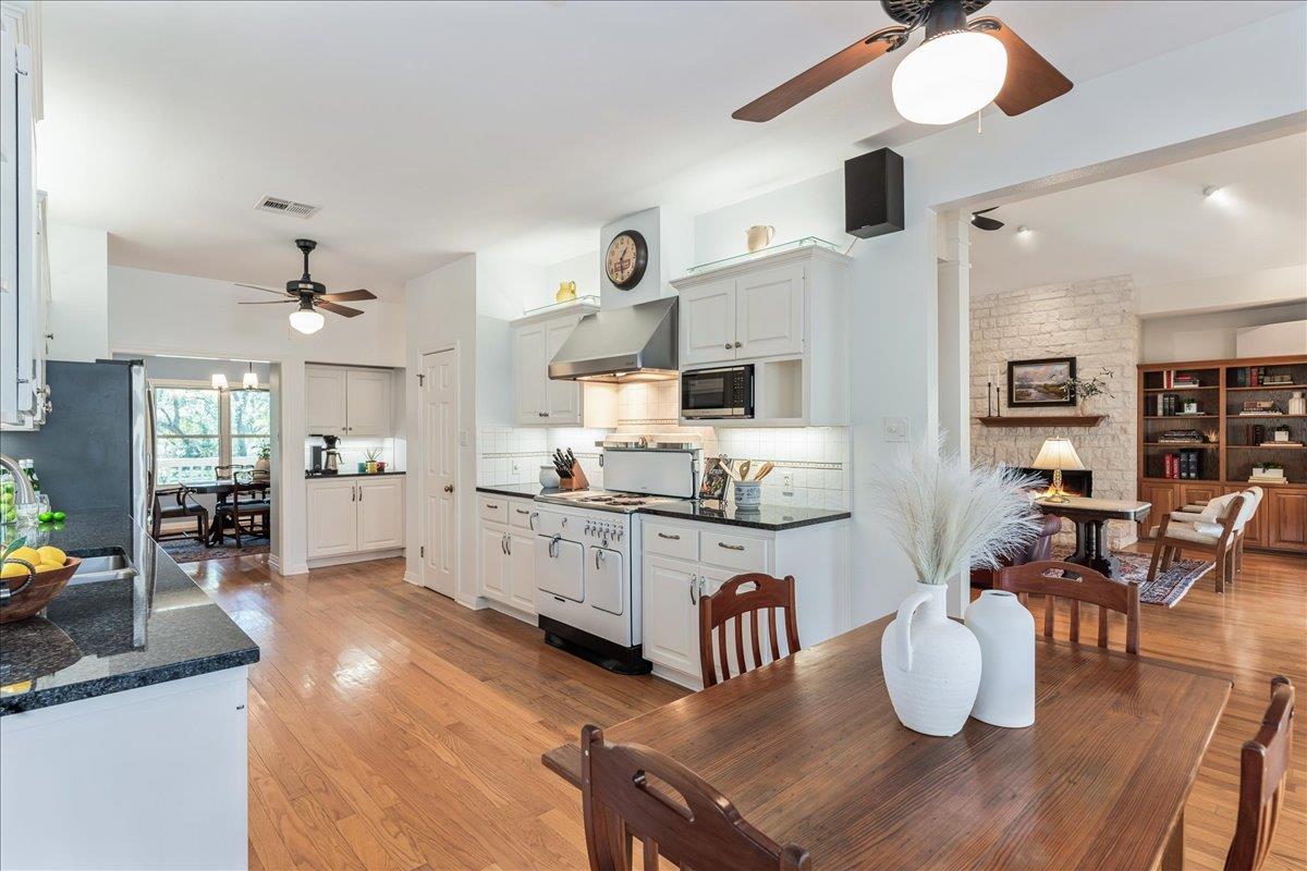 8300 SPANISH OAK CIR