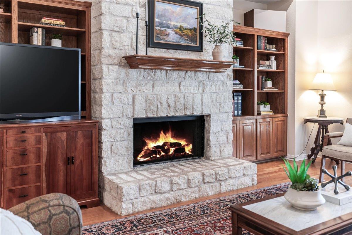 8300 SPANISH OAK CIR