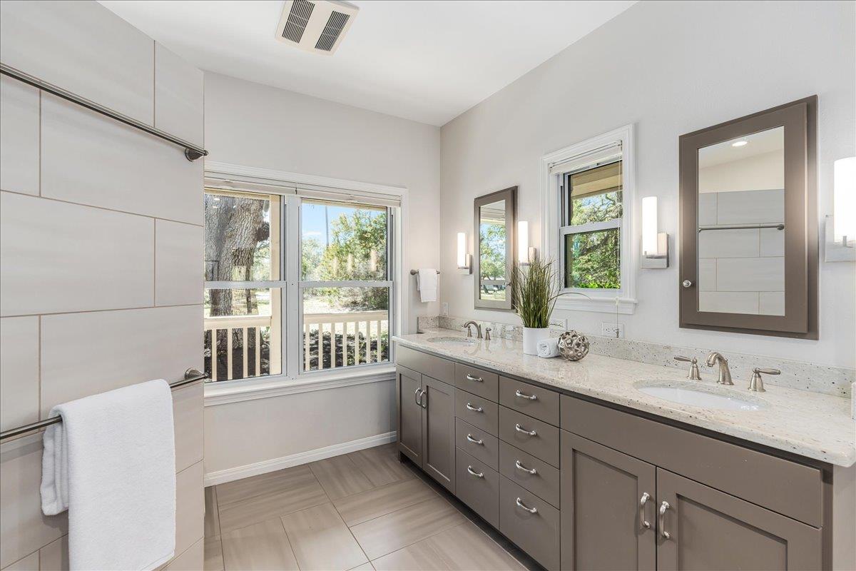 8300 SPANISH OAK CIR