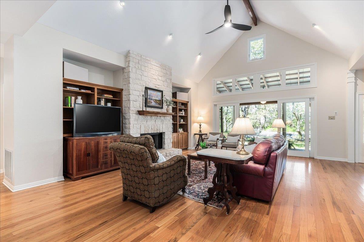 8300 SPANISH OAK CIR