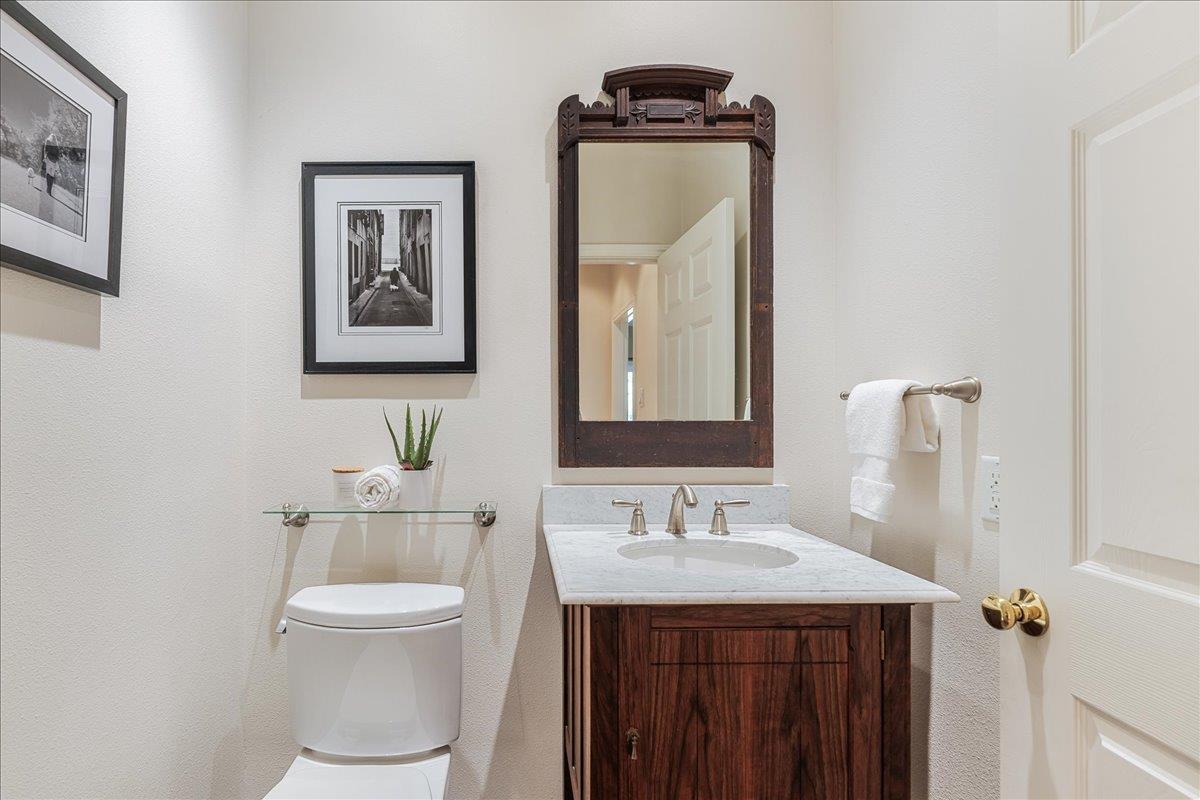 8300 SPANISH OAK CIR