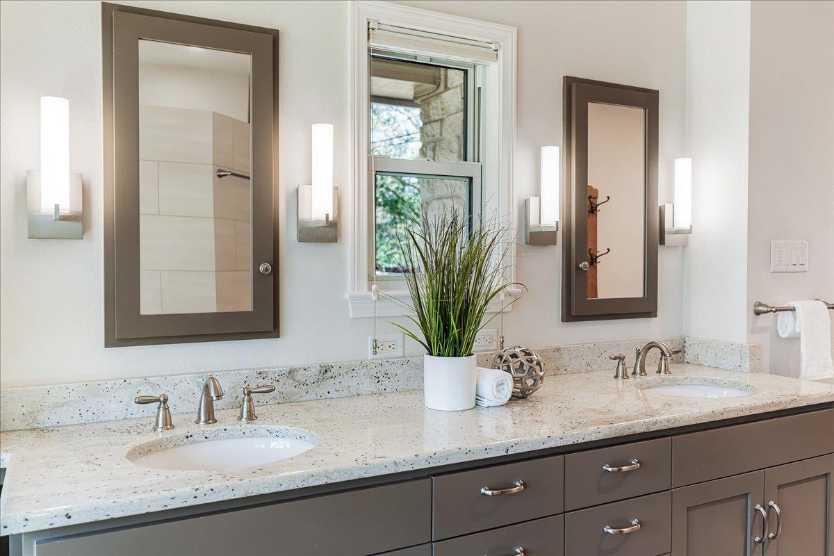 8300 SPANISH OAK CIR