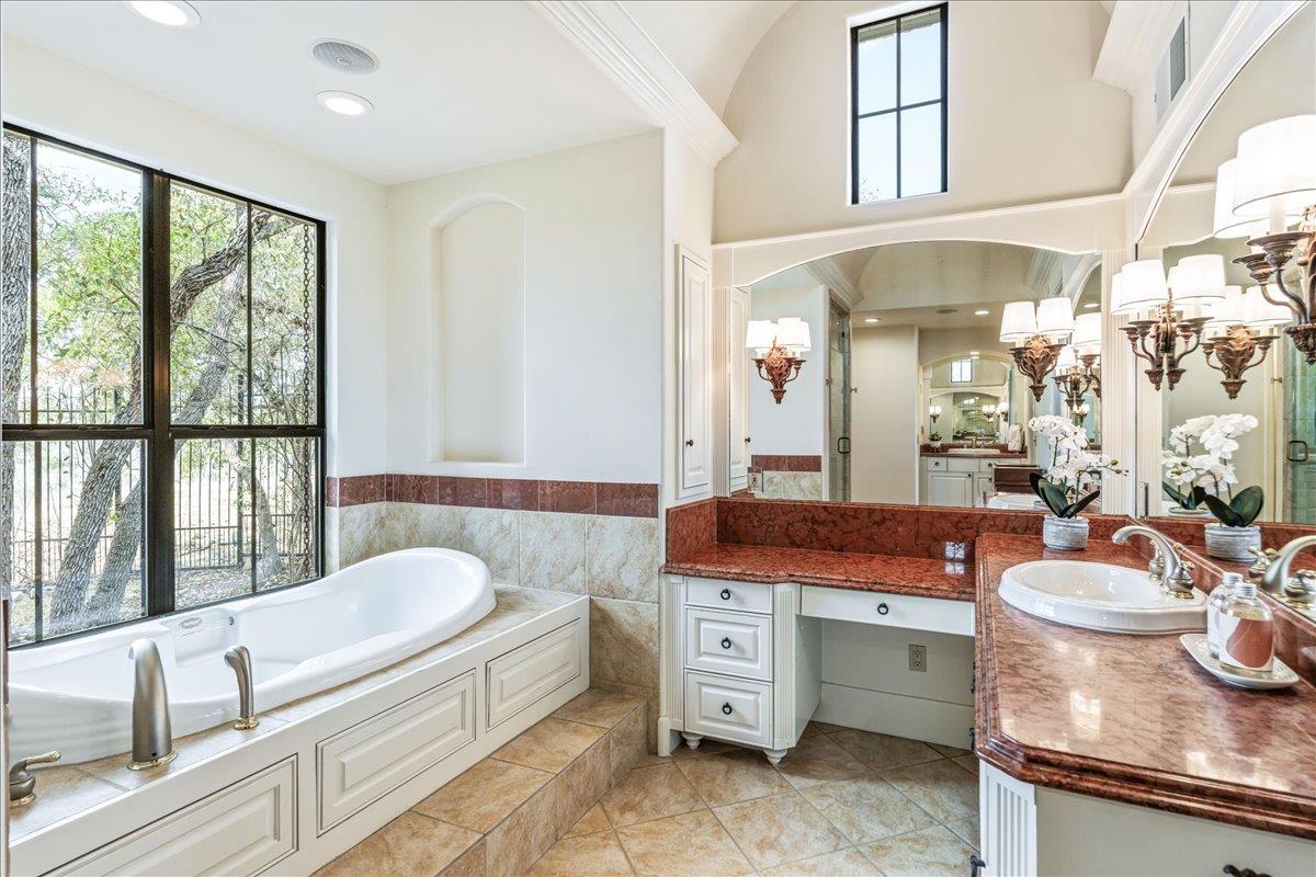 2808 & 2804 Fall Creek Estates DR