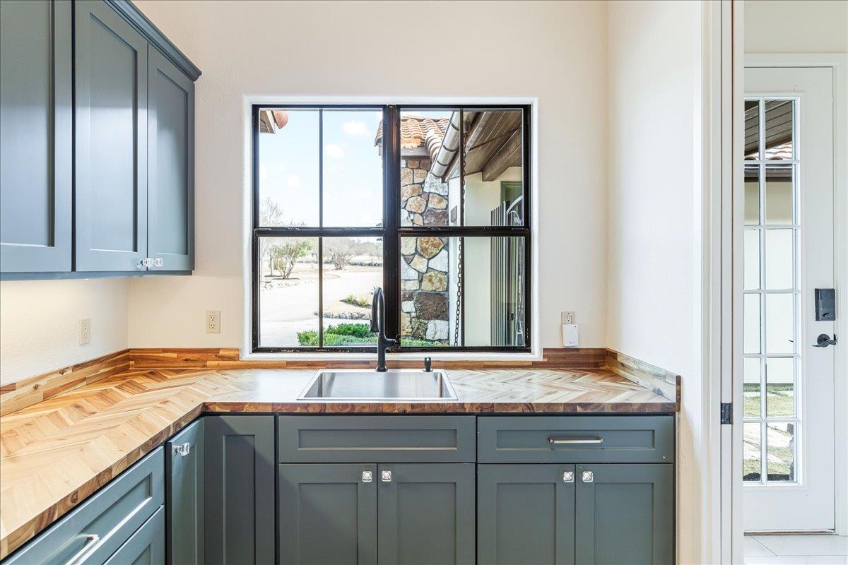 2808 & 2804 Fall Creek Estates DR