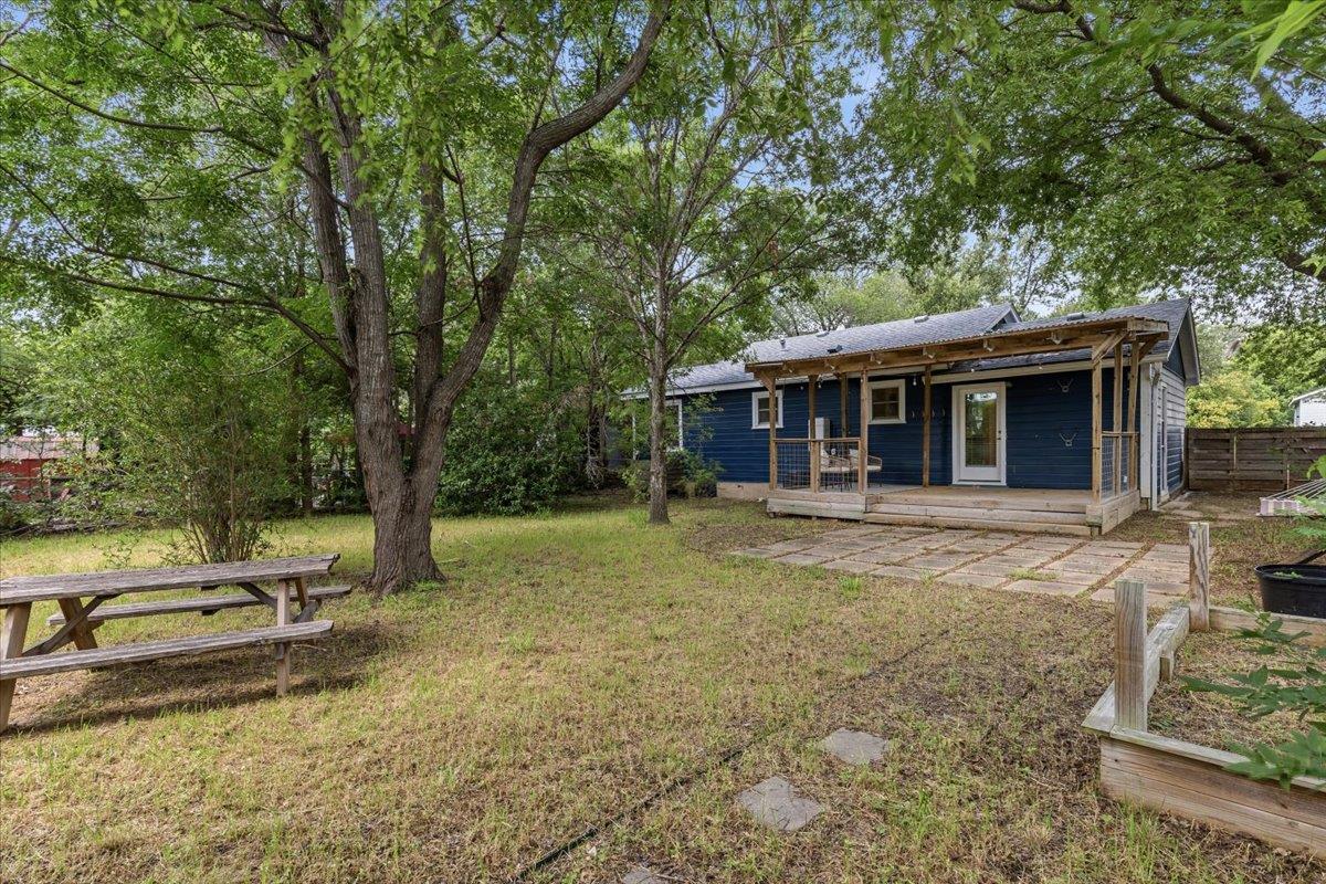 5705 Duval ST