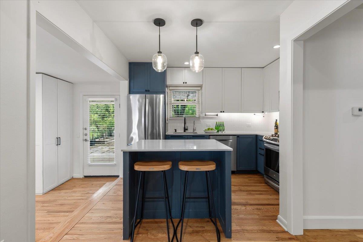 5705 Duval ST