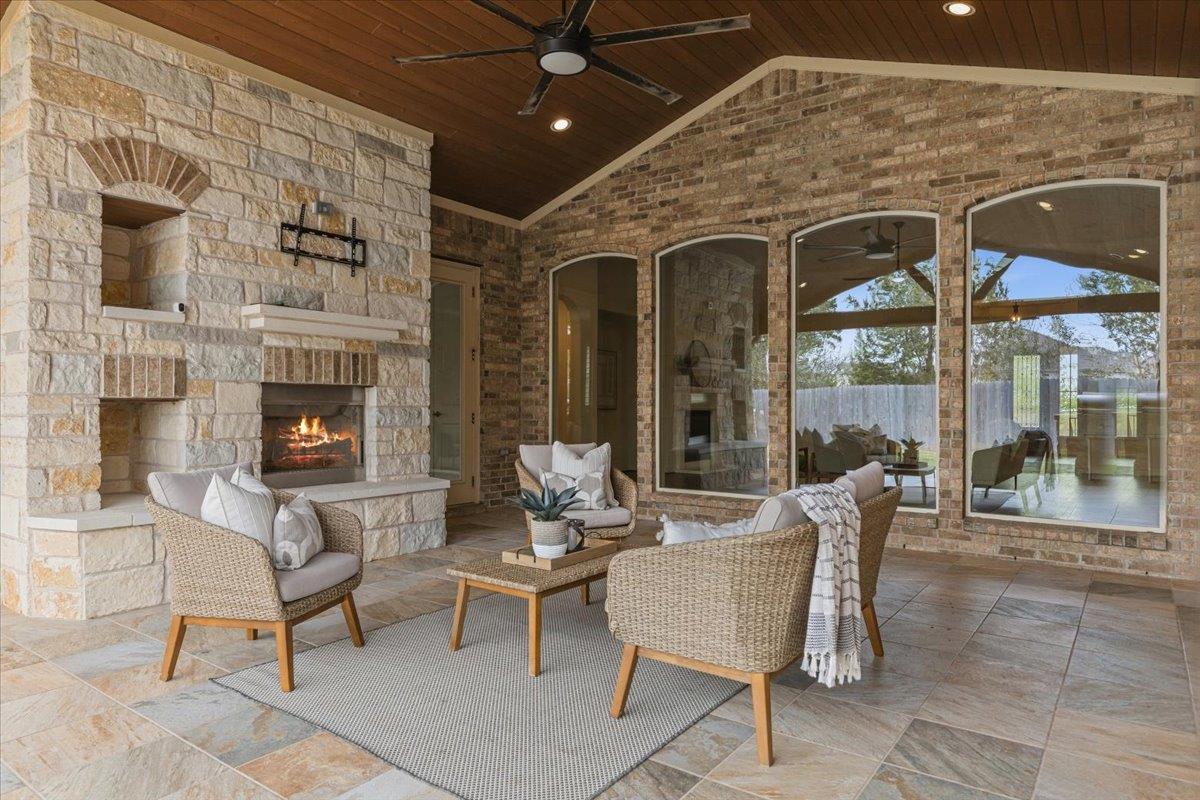 531 Whispering Wind WAY