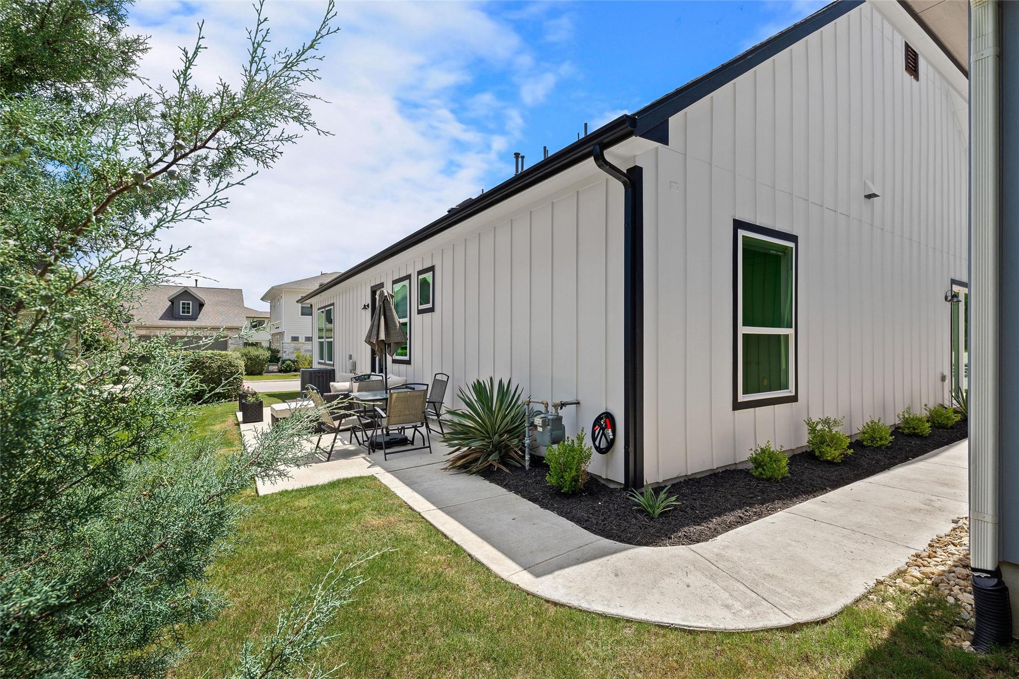 1037 Lucca DR
