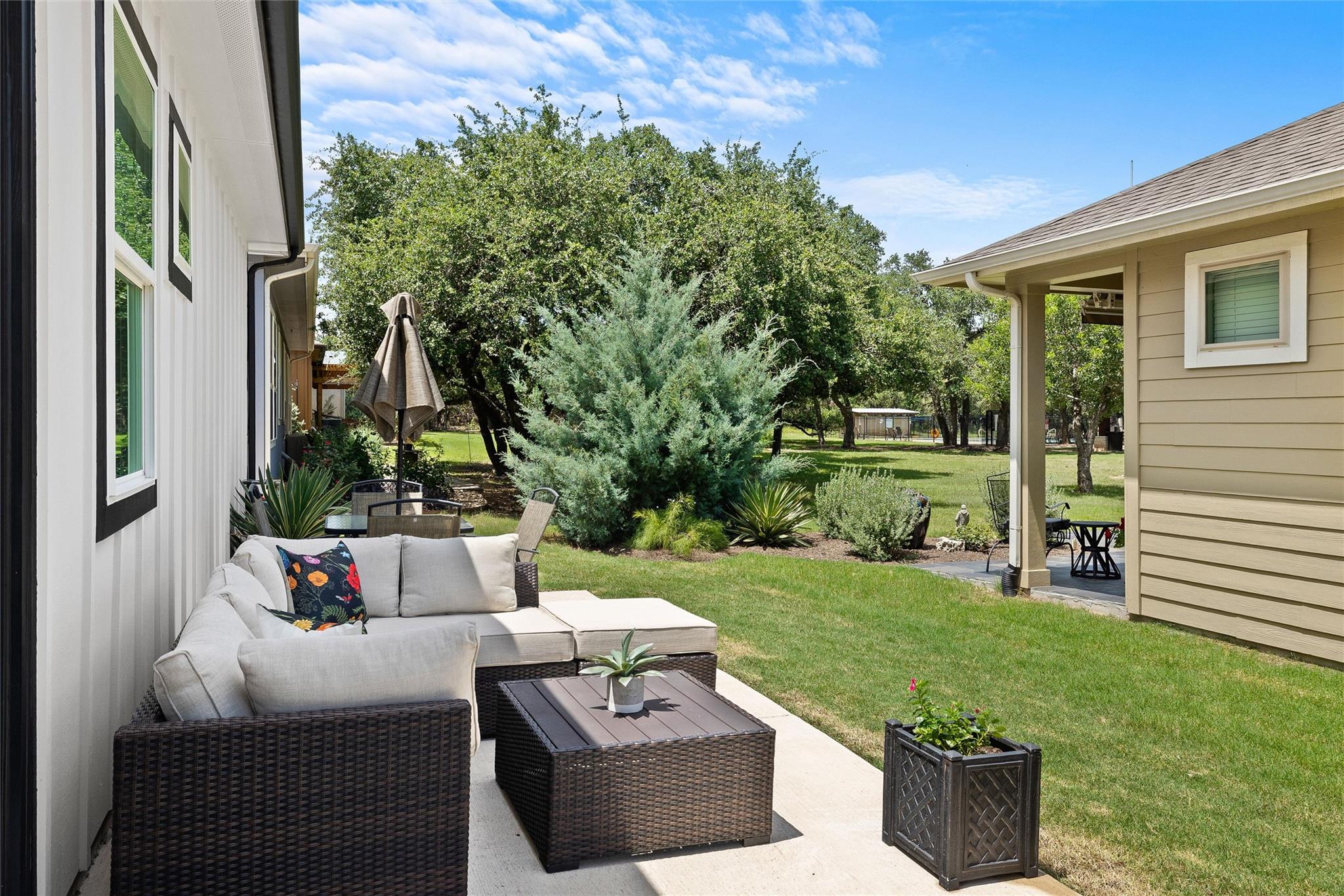 1037 Lucca DR