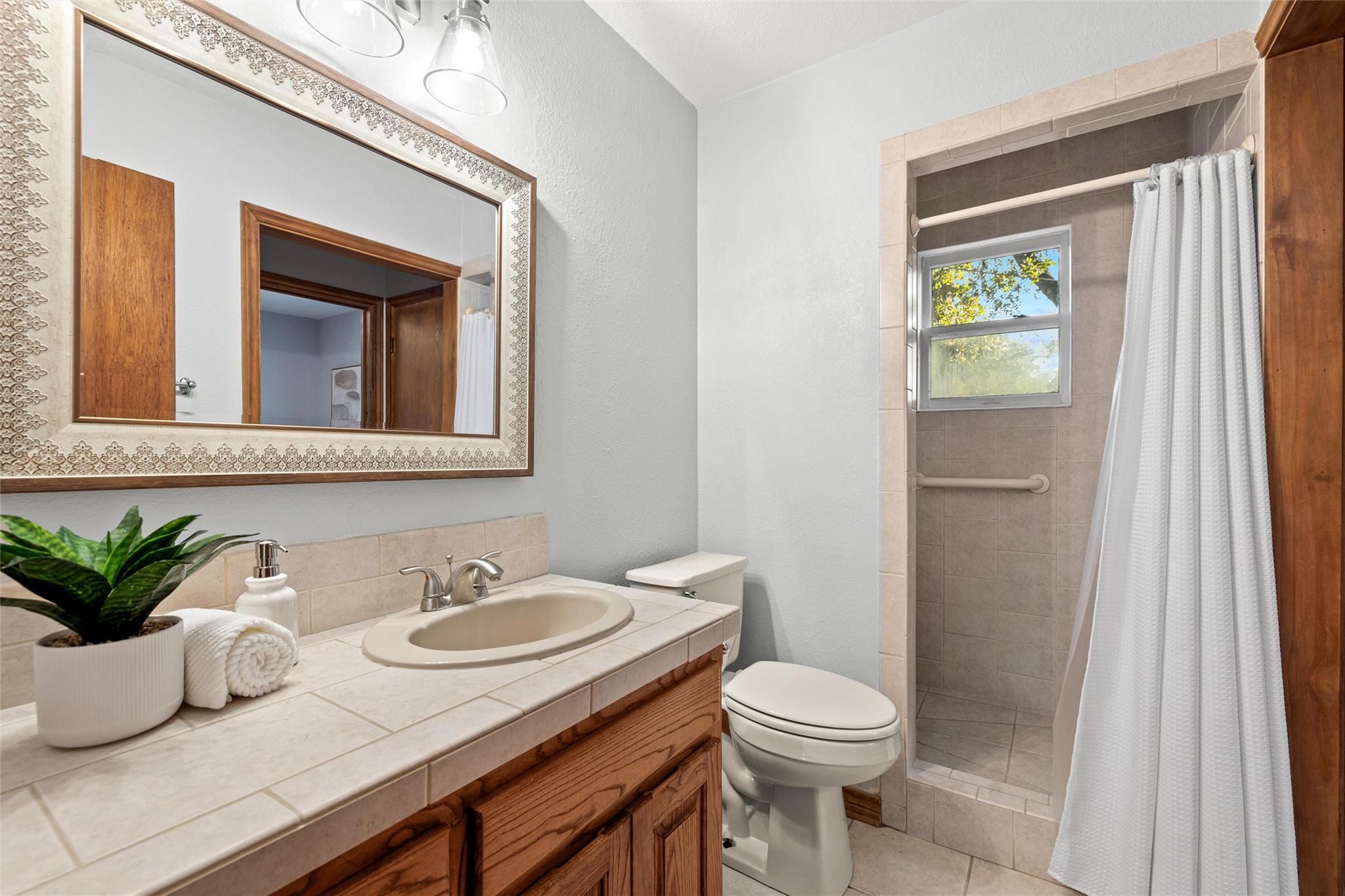 16506 Westview TRL