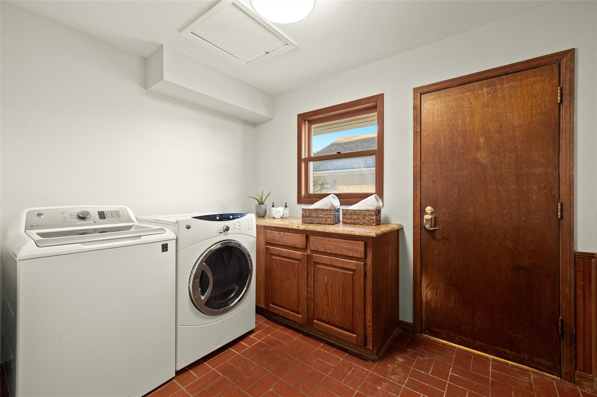 16506 Westview TRL
