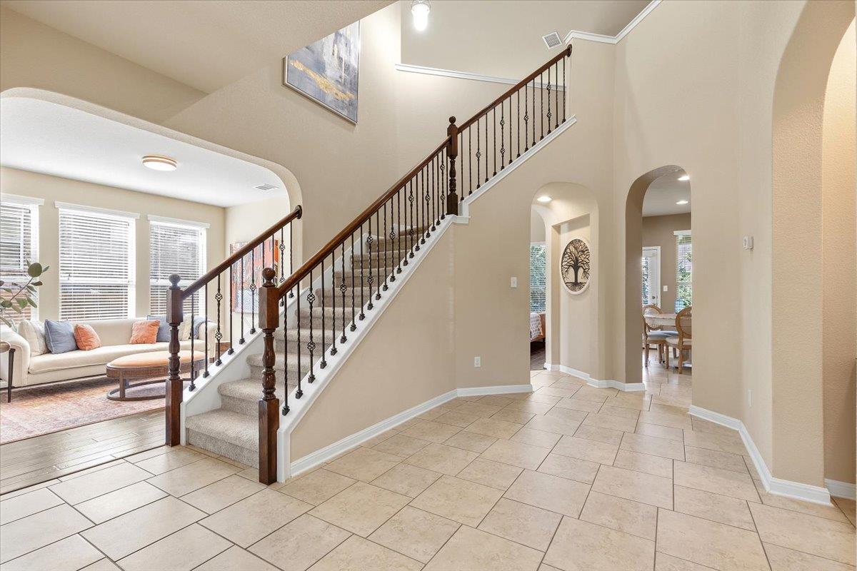 561 Stone View TRL
