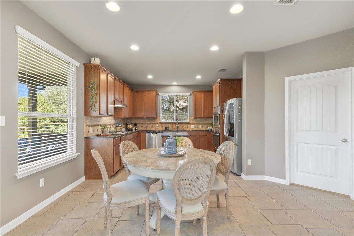 561 Stone View TRL