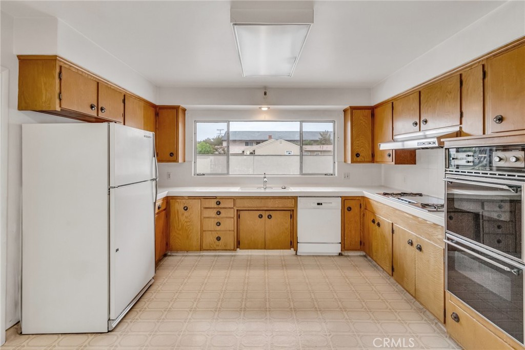 14417 S Budlong Avenue