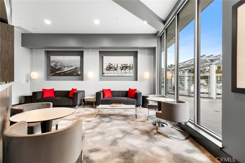 400 W Ocean Boulevard 1603