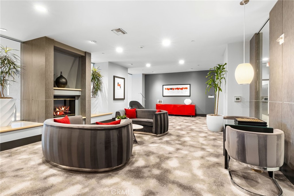 400 W Ocean Boulevard 1603