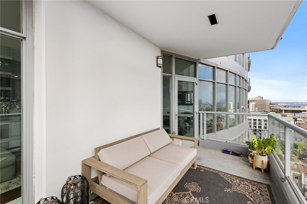 400 W Ocean Boulevard 1603