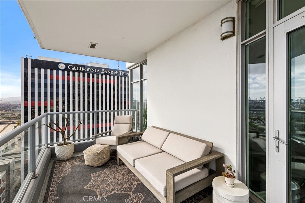 400 W Ocean Boulevard 1603