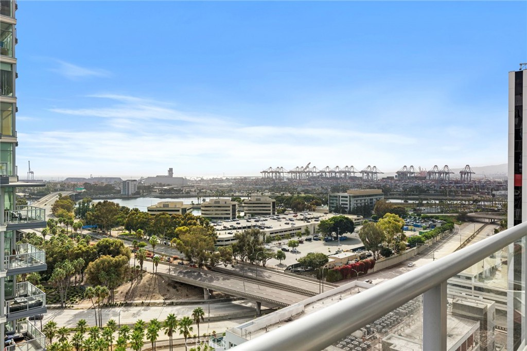 400 W Ocean Boulevard 1603