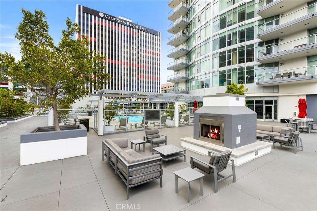 400 W Ocean Boulevard 1603