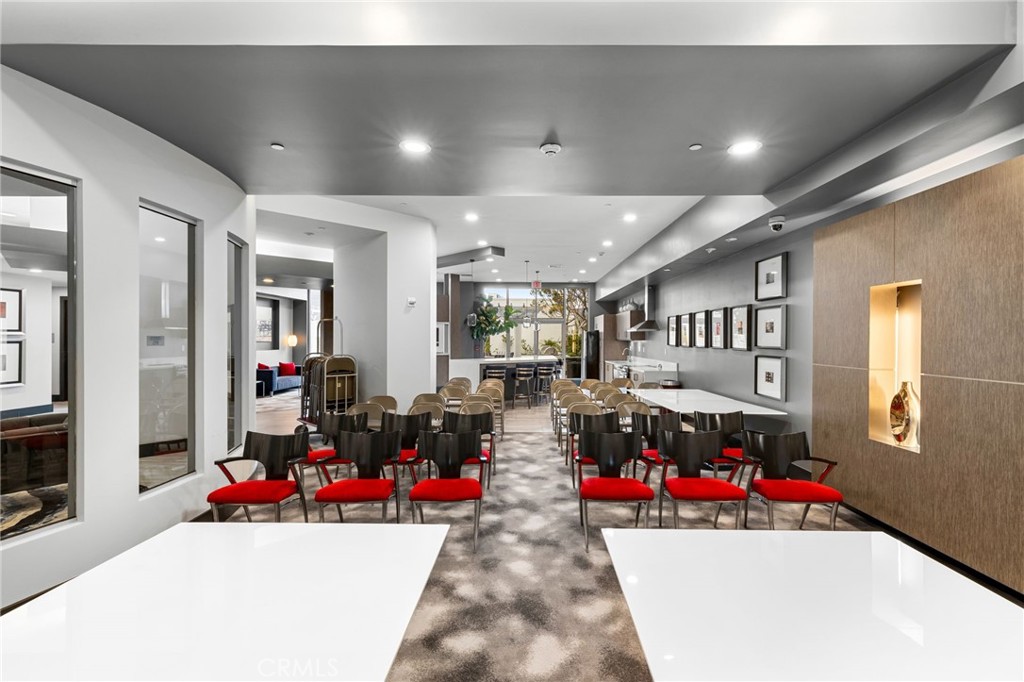 400 W Ocean Boulevard 1603