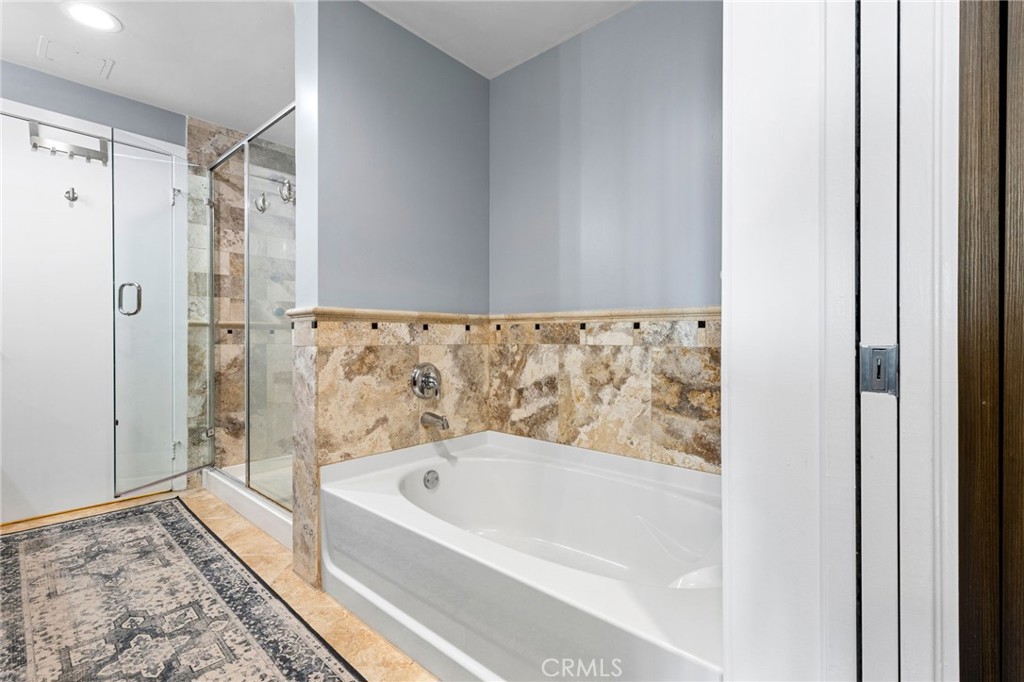 400 W Ocean Boulevard 1603