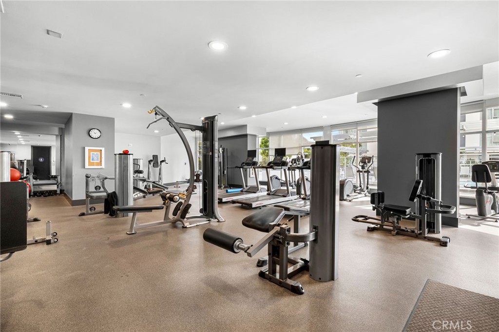 400 W Ocean Boulevard 1603