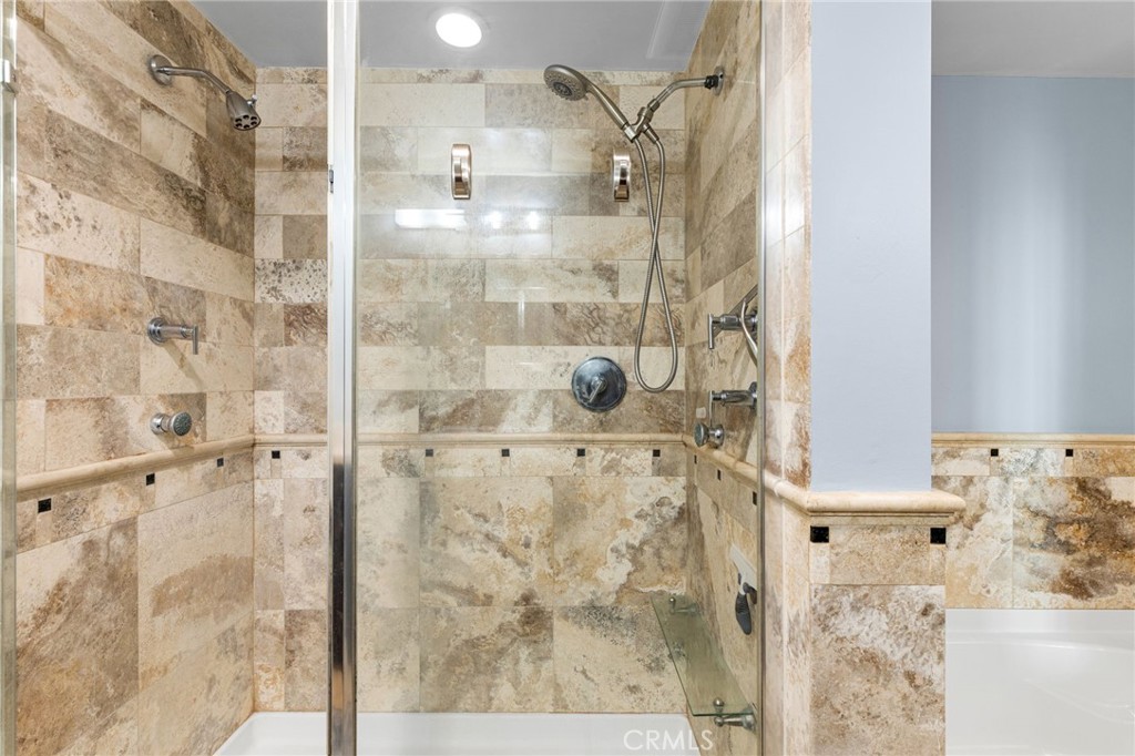 400 W Ocean Boulevard 1603