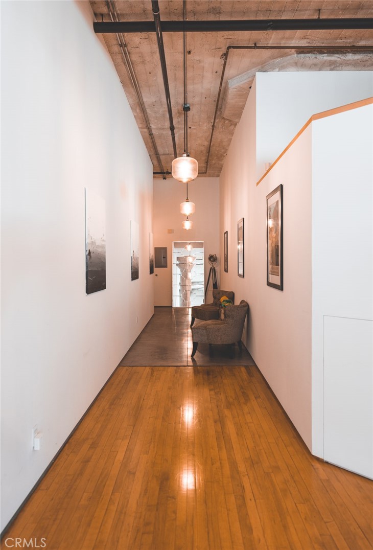 115 W 4th Street Unit: 211