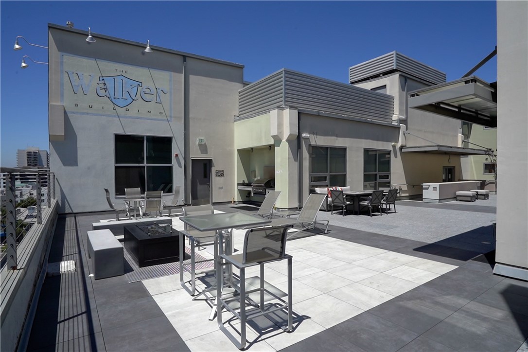 115 W 4th Street Unit: 211