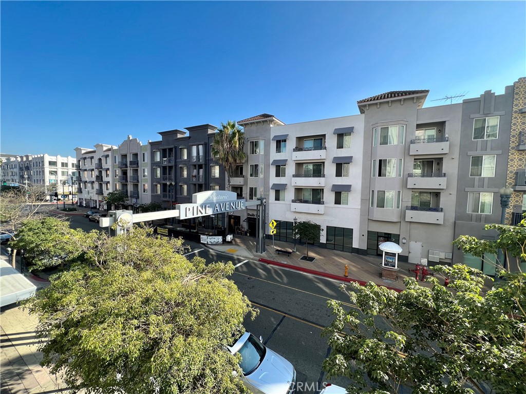 115 W 4th Street Unit: 211