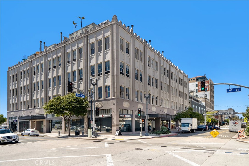 115 W 4th Street Unit: 211