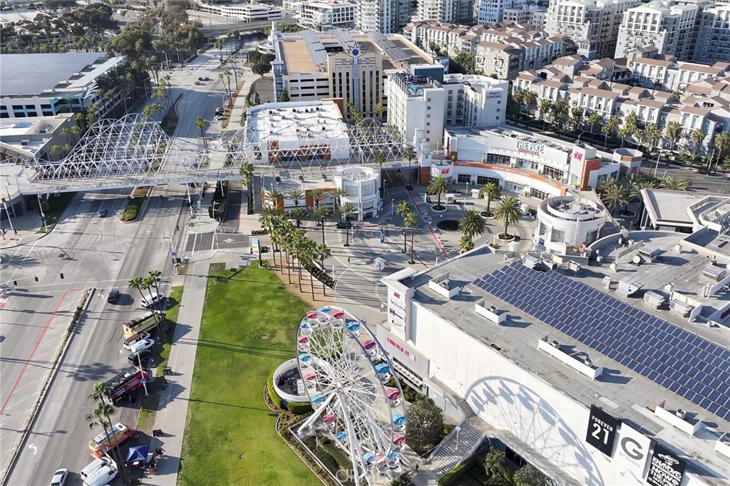 400 W Ocean Boulevard 605