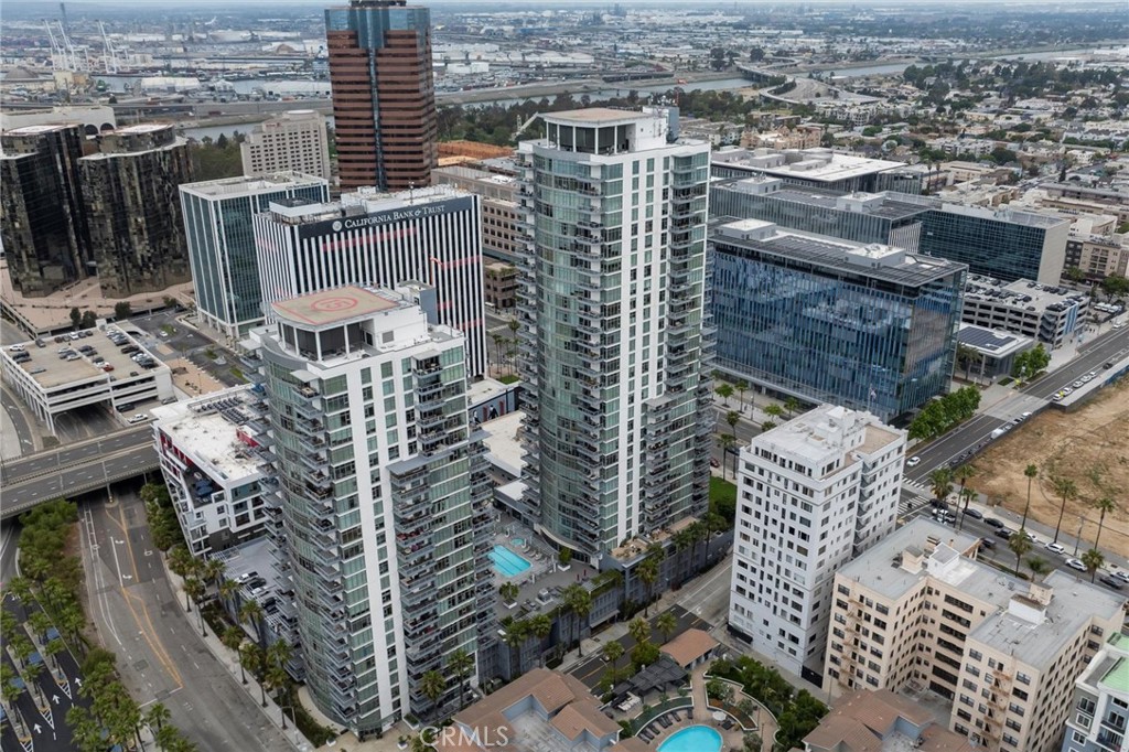 400 W Ocean Boulevard 605