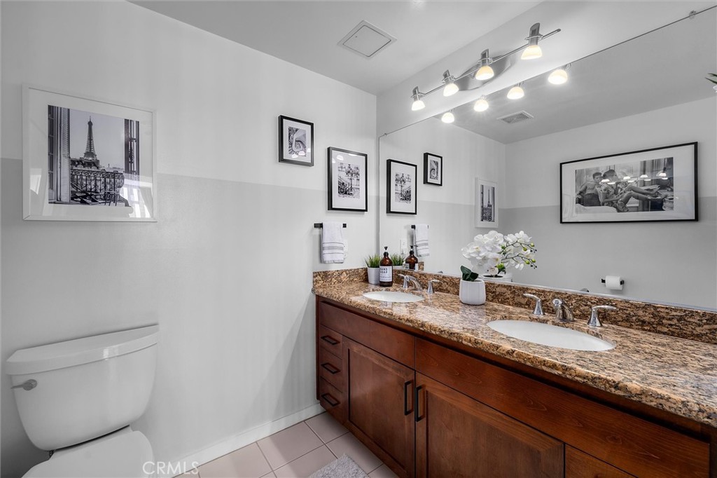400 W Ocean Boulevard 605