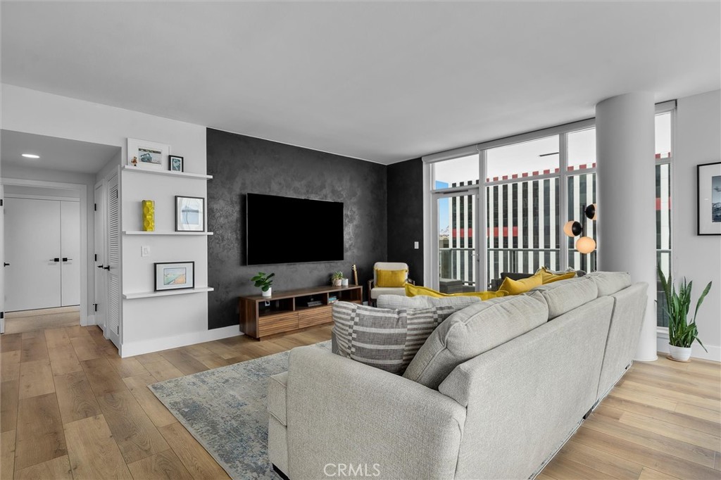 400 W Ocean Boulevard 605