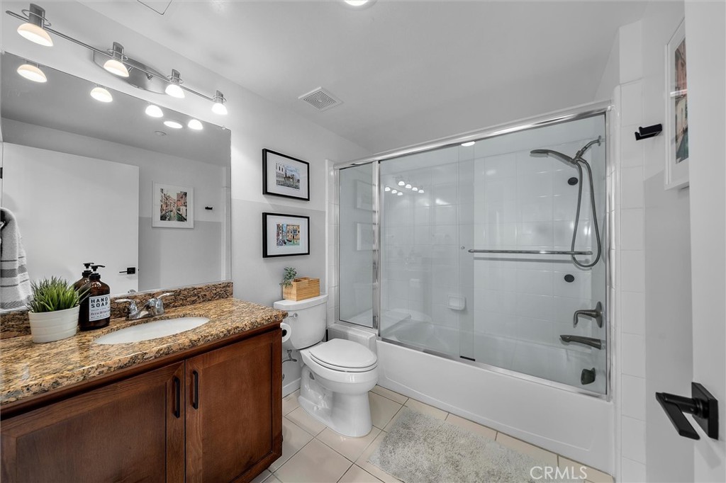 400 W Ocean Boulevard 605