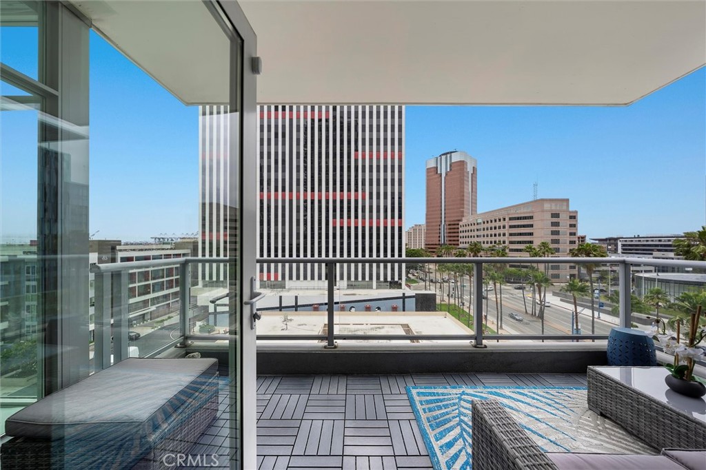 400 W Ocean Boulevard 605