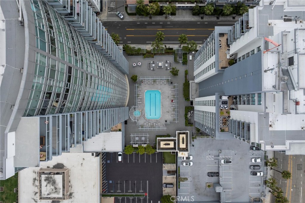 400 W Ocean Boulevard 605