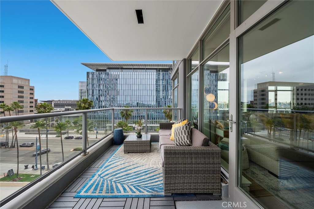 400 W Ocean Boulevard 605