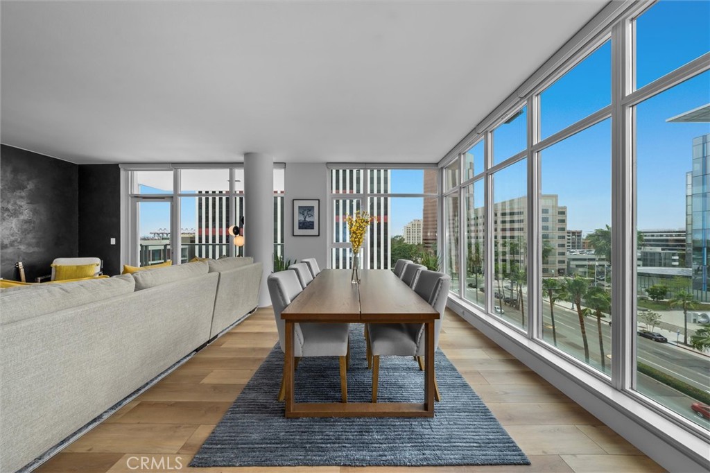 400 W Ocean Boulevard 605