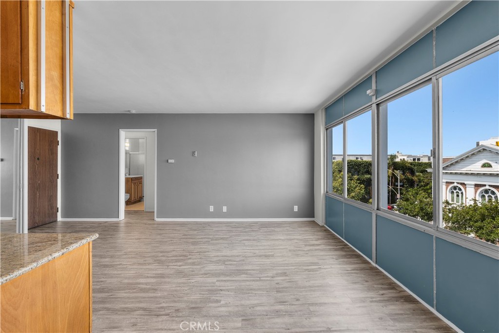 250 Linden Avenue 405