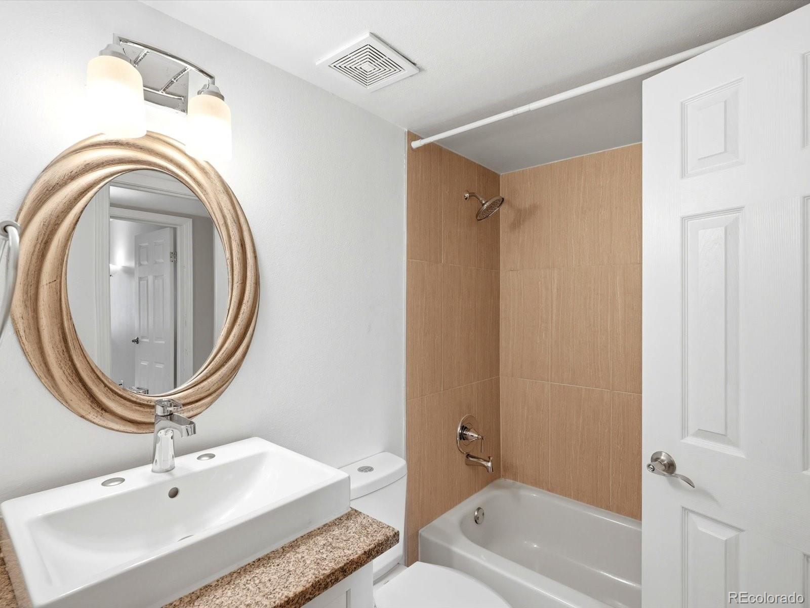 2929 W Floyd Avenue Unit: 323
