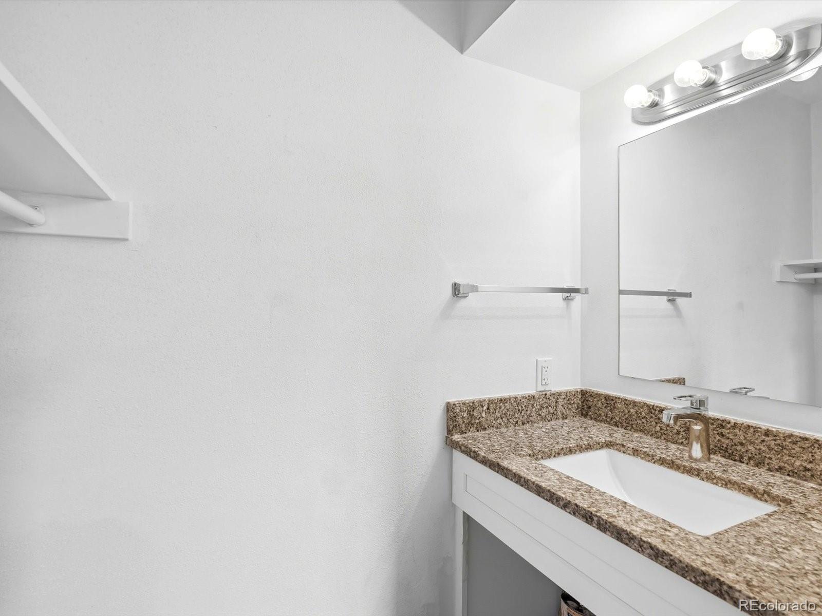 2929 W Floyd Avenue Unit: 323