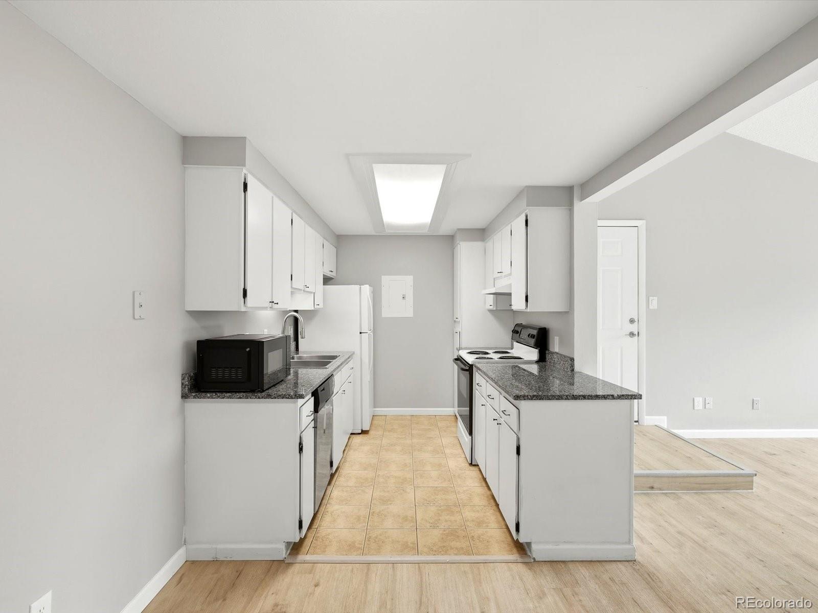 2929 W Floyd Avenue Unit: 323